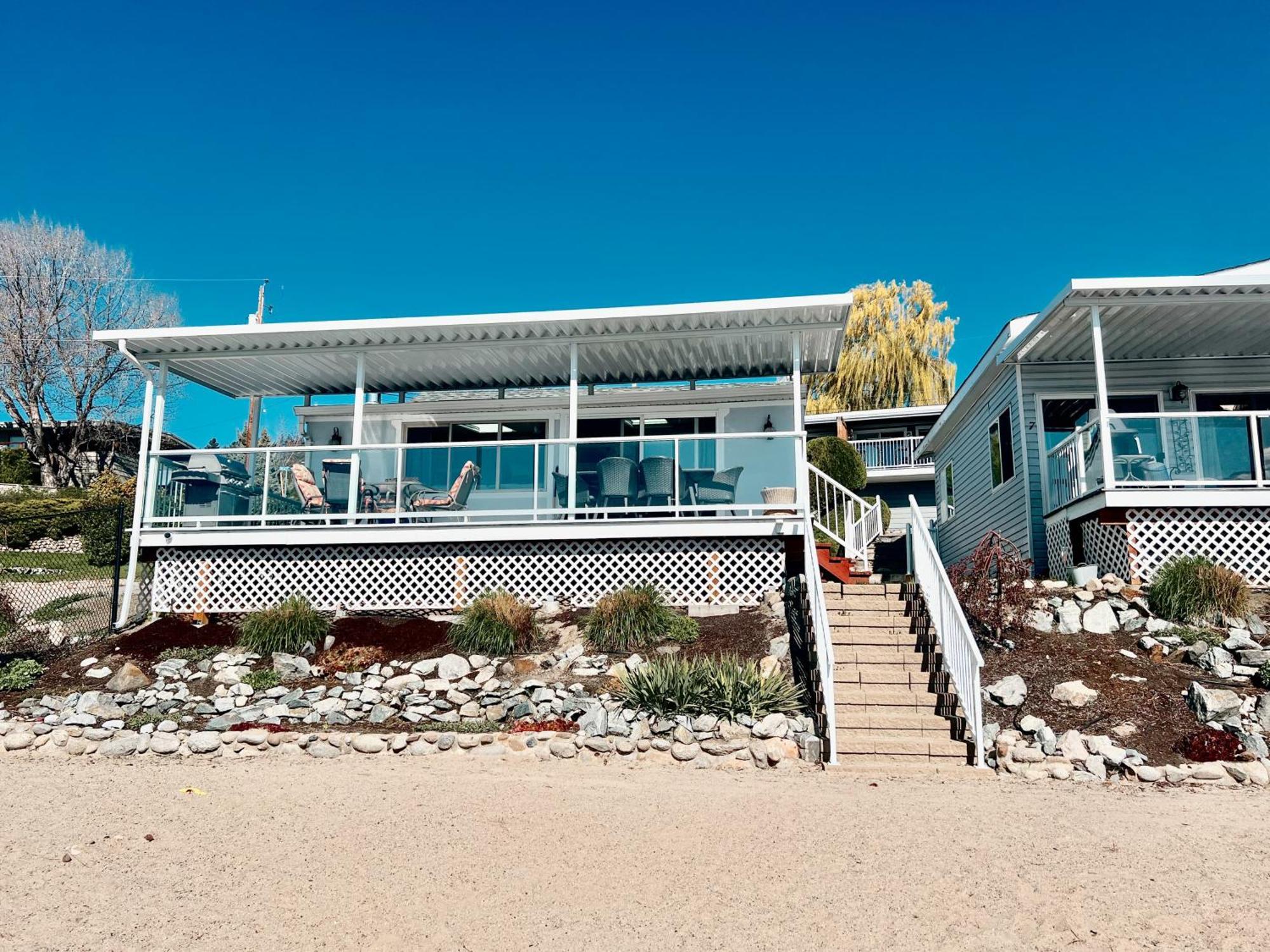 Peachland Beach Resort Exterior foto